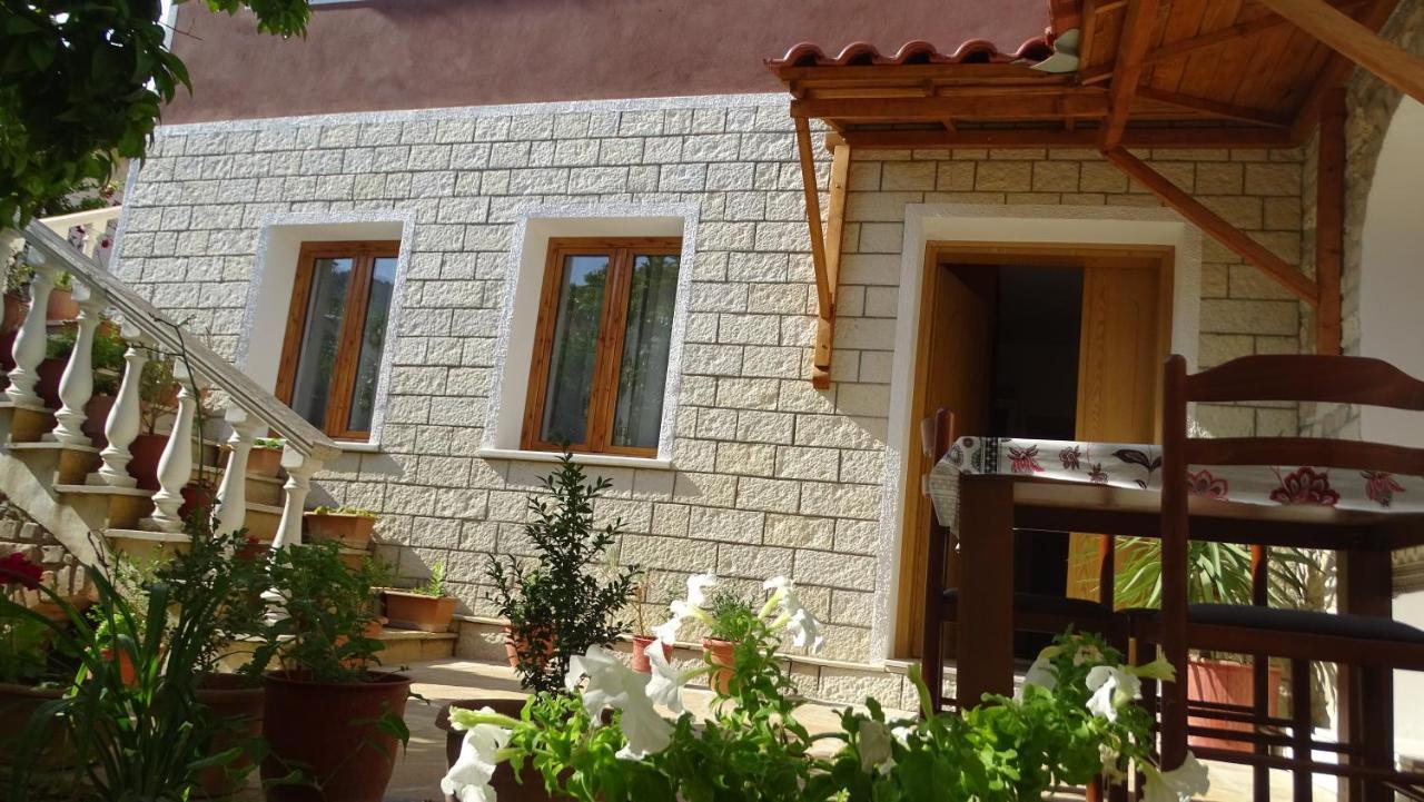 Guesthouse Hlias Gloria 培拉特 外观 照片