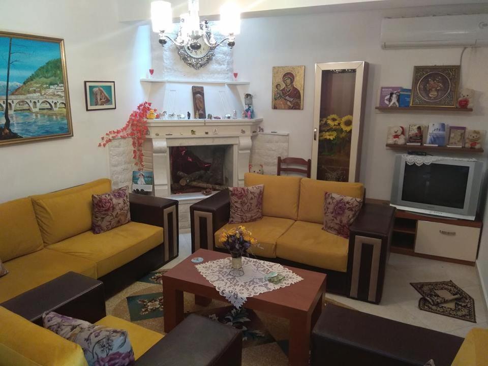 Guesthouse Hlias Gloria 培拉特 外观 照片